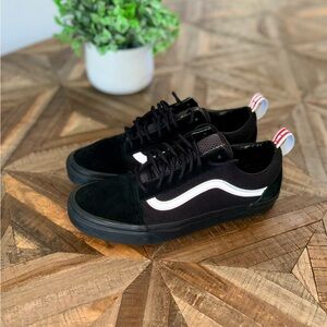 VANS OLD SKOOL Sneakers (Otw Webbing) Black Red Reflective Mens 9. Like New.